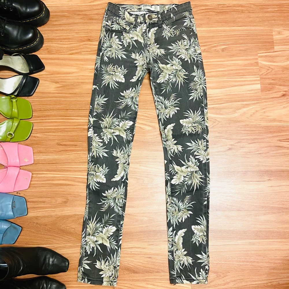 ❗️SALE❗️Retro Tropical Print Mid Rise Skinny Denim